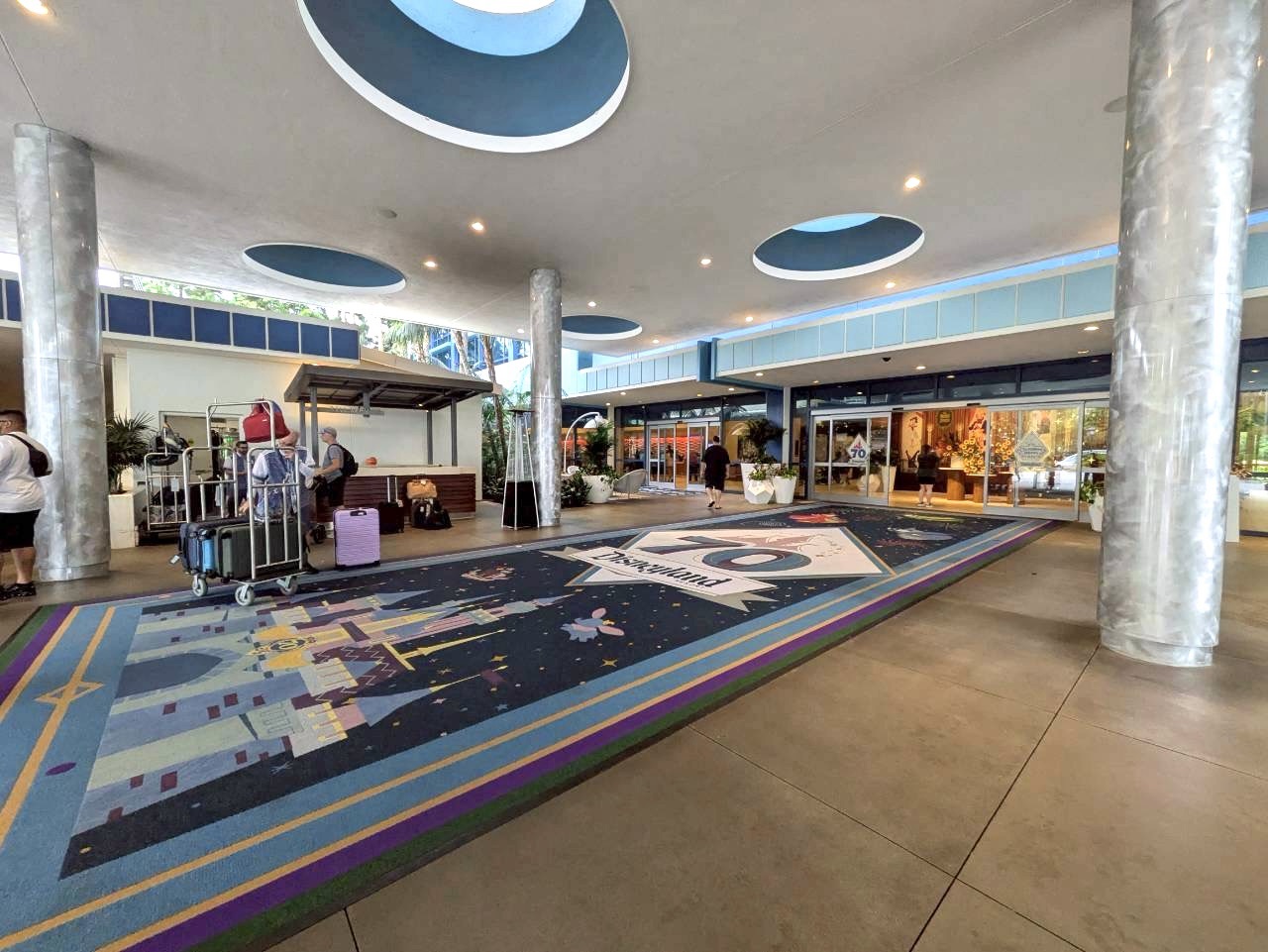 ディズニーランドホテル荷物クローク