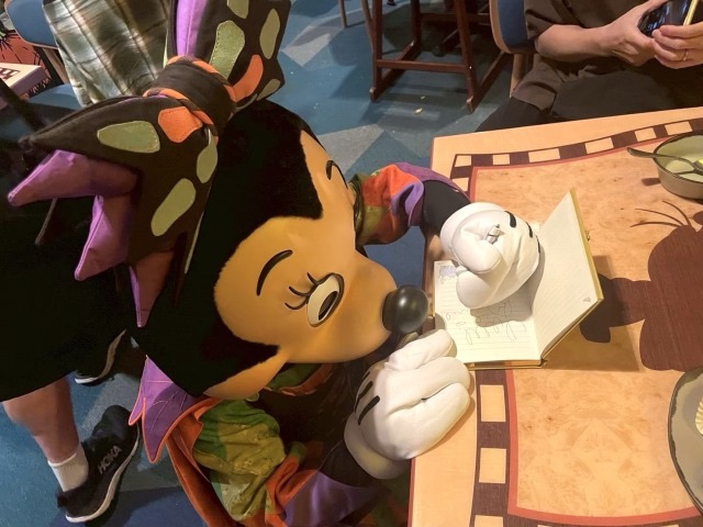 グーフィーズキッチン　ミニーマウス