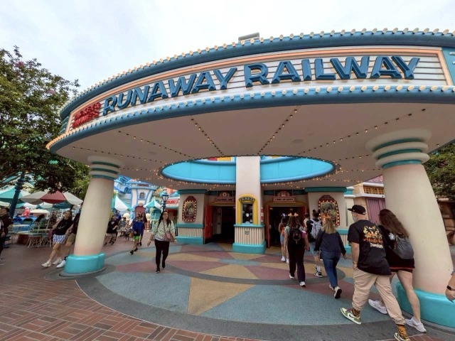 カリフォルニアディズニーランド　ミッキーとミニーのランナウェイ・レイルウェイ
