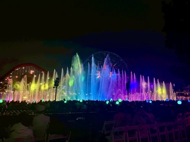 カリフォルニアディズニーランド　ワールドオブカラー