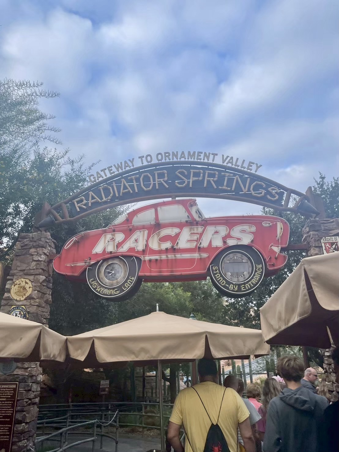 カリフォルニアアドベンチャー　カーズランド　ラジエーター・スプリングス・レーサー