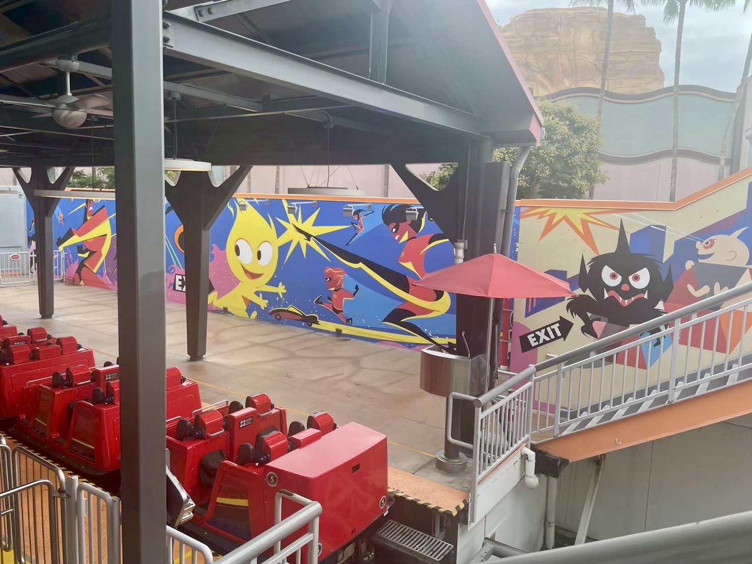 カリフォルニアアドベンチャー　インクレディコースター