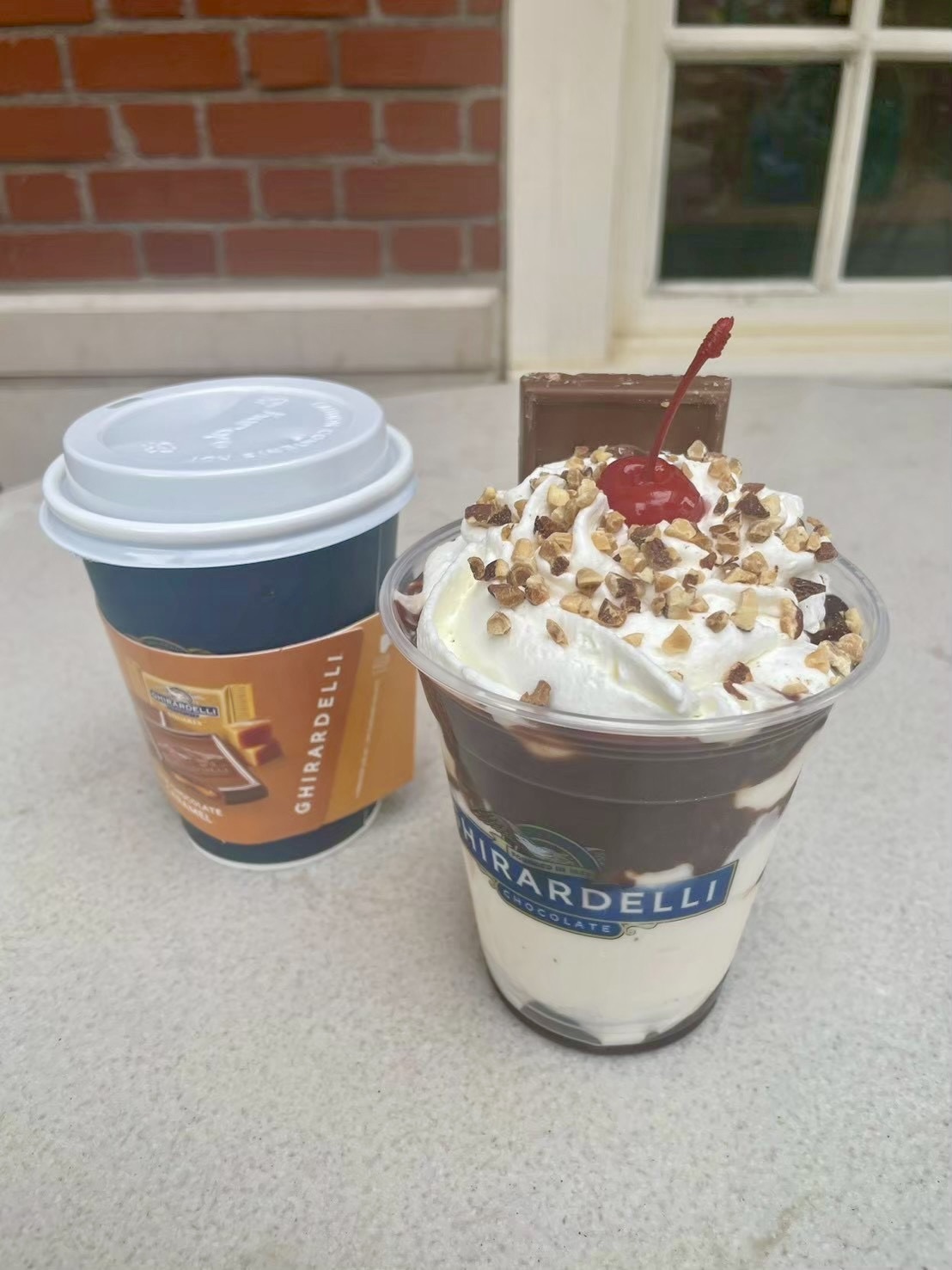 カリフォルニアアドベンチャー　ギラデリ　購入品