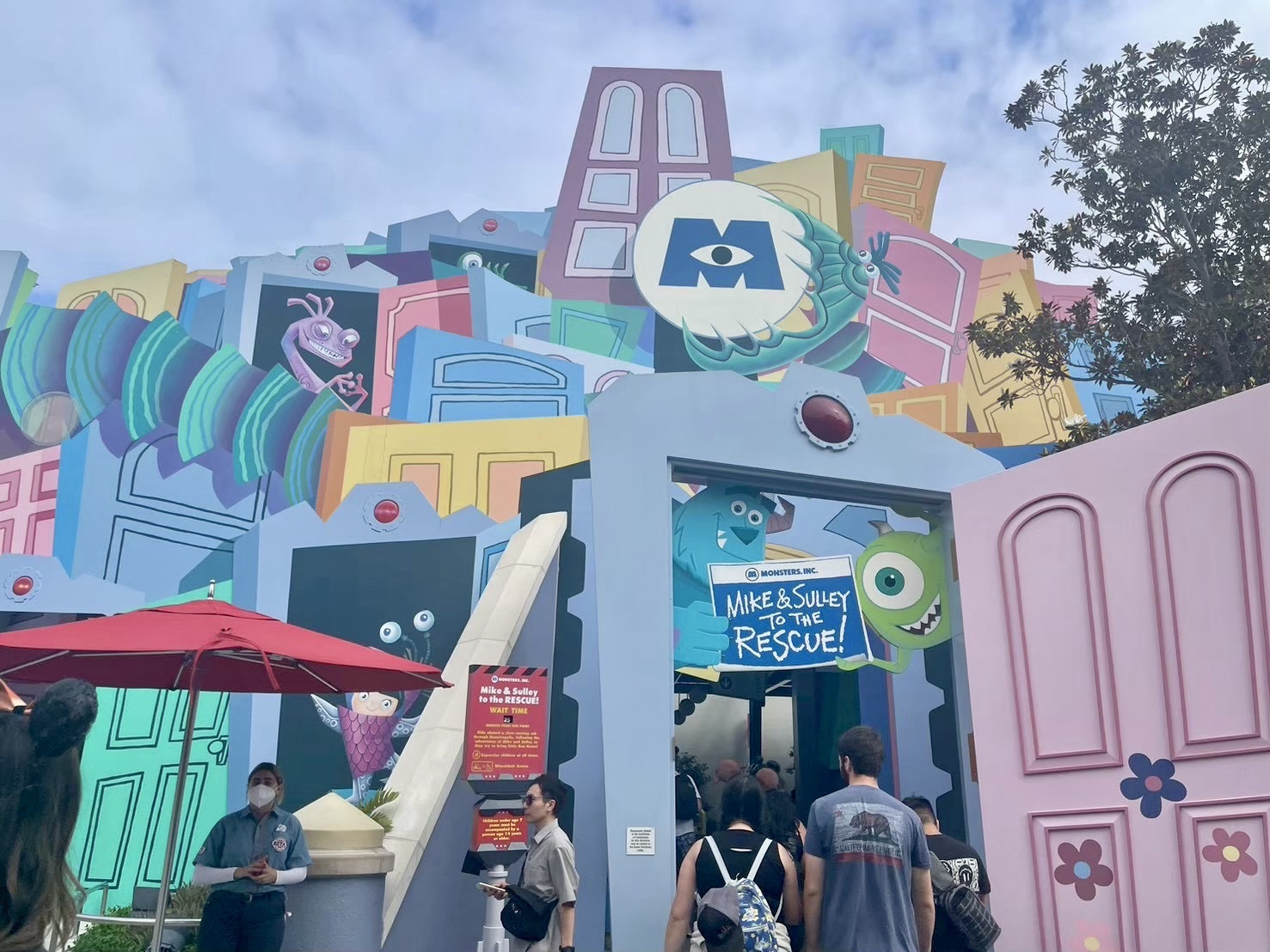 カリフォルニアアドベンチャー　モンスターズ・インク：マイクとサリーのレスキュー