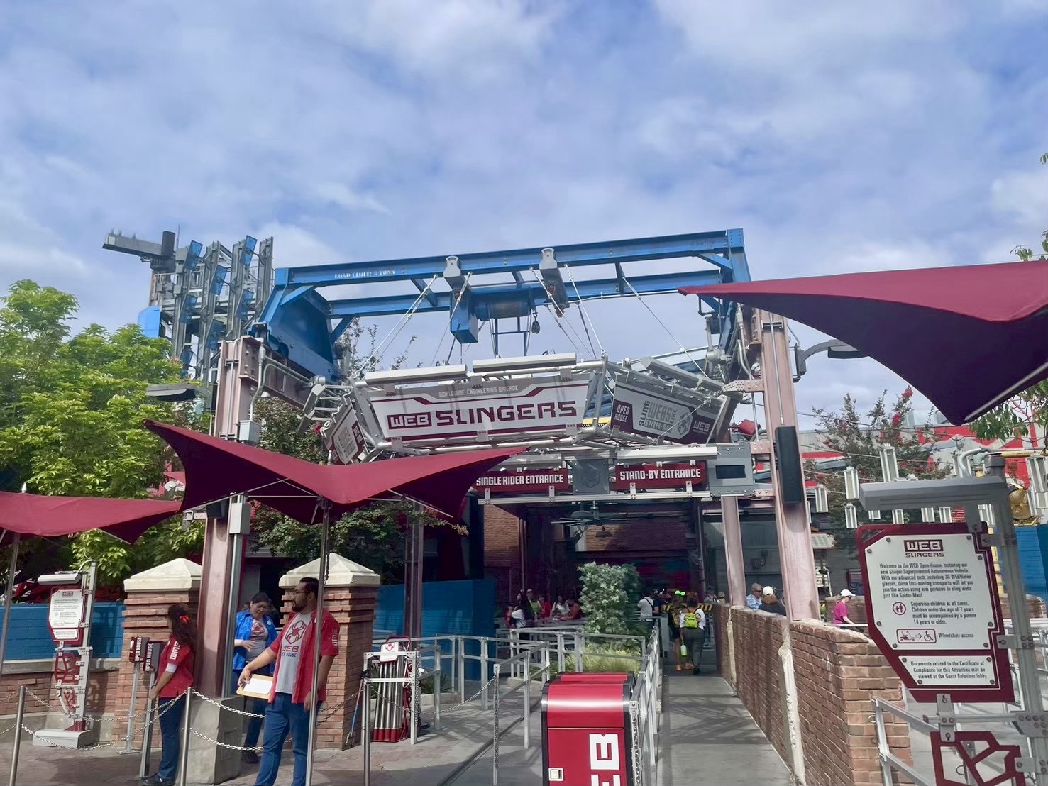 カリフォルニアアドベンチャー　ウェブ・スリンガーズ：スパイダーマン・アドベンチャー