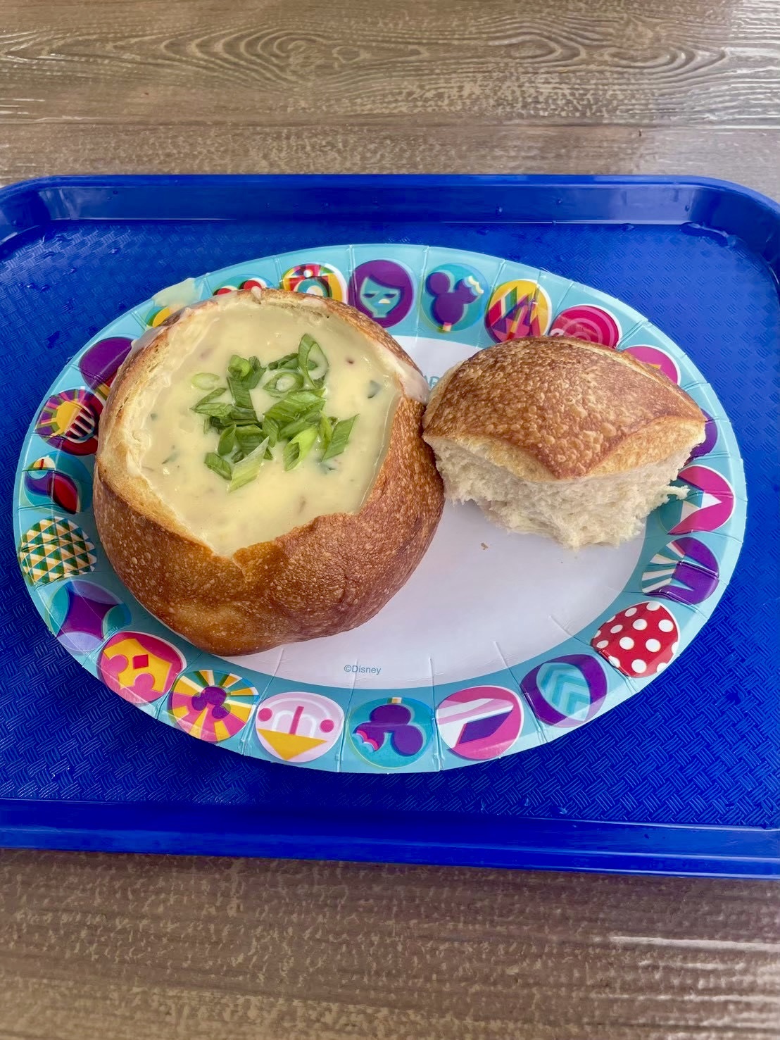 カリフォルニアアドベンチャー　サンフランソウキョウ・スクエア　クラムチャウダー