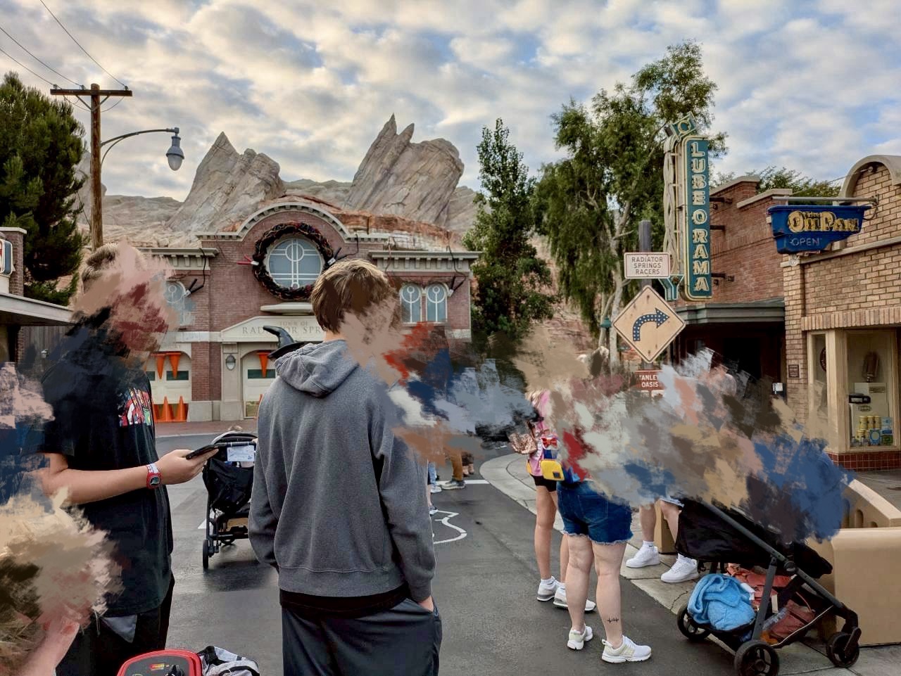 カリフォルニアアドベンチャー　カーズランド　ラジエーター・スプリングス・レーサー