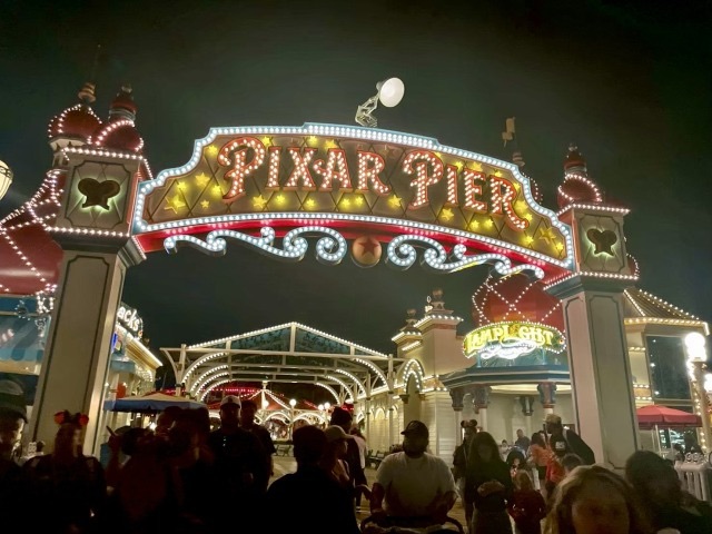 カリフォルニアアドベンチャー　ピクサー・ピア